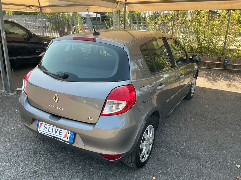 Renault Clio 1.5 dCi Dynamique 2011 – снимка 2