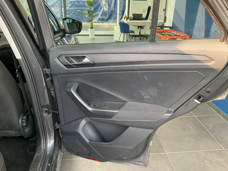 Volkswagen T-Roc 2.0 TDI Style 2021 – снимка 33