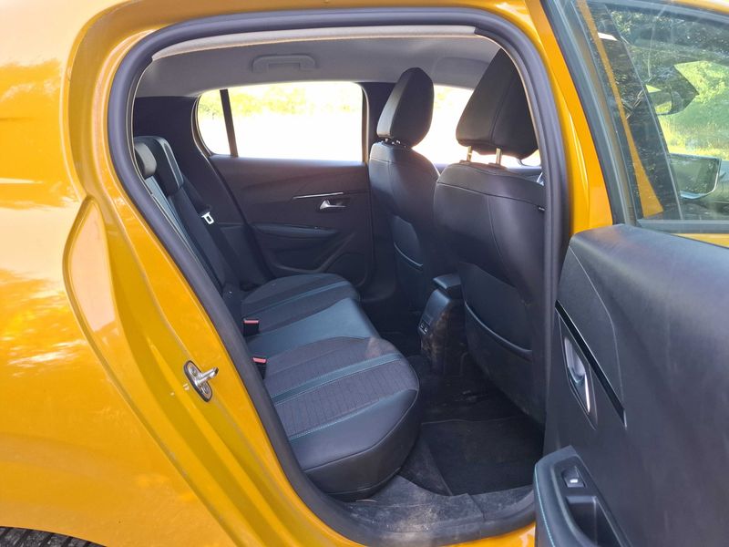 Peugeot 208 1.2 PureTech Allure 2020 – снимка 13