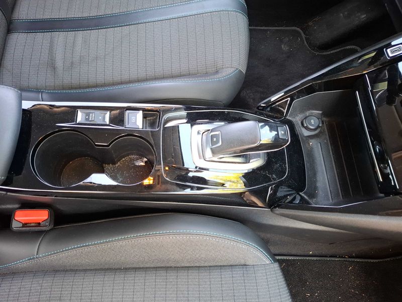 Peugeot 208 1.2 PureTech Allure 2020 – снимка 55
