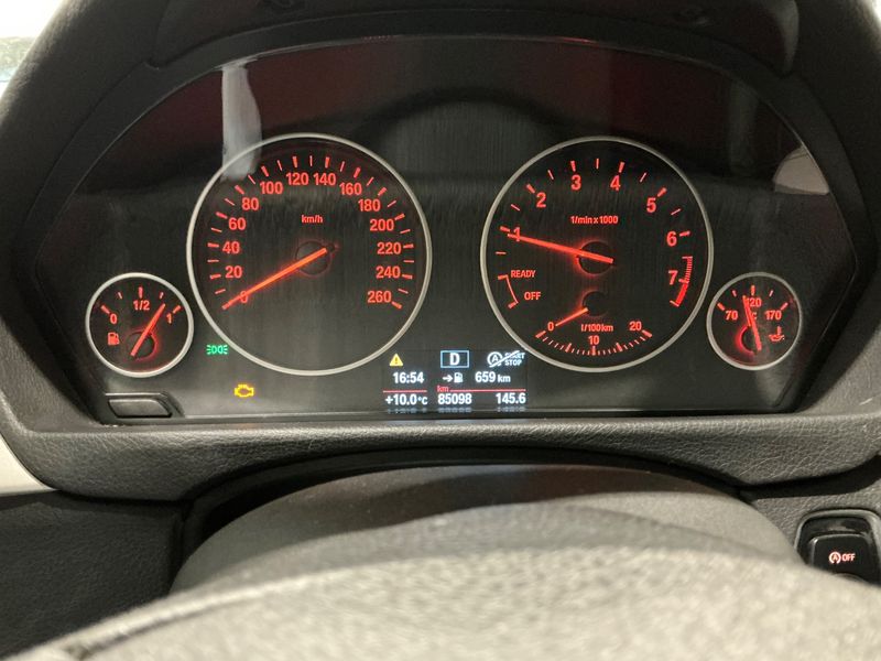 BMW 3er 318i 2018 – снимка 18