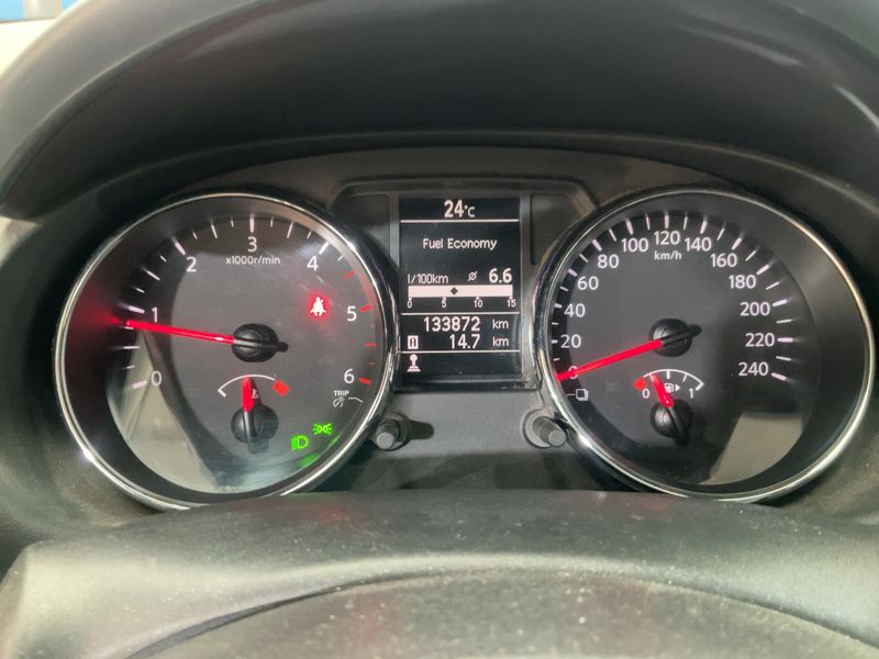 Nissan Qashqai 1.6 dCi 360 2013 – снимка 18