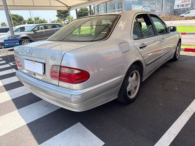 Mercedes-Benz E-Klasse E 320 CDI Elegance 2001 – снимка 2