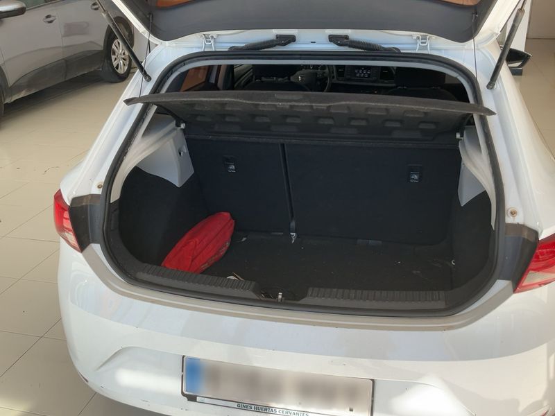 Seat Leon 1.6 TDI Reference Plus 2014 – снимка 15