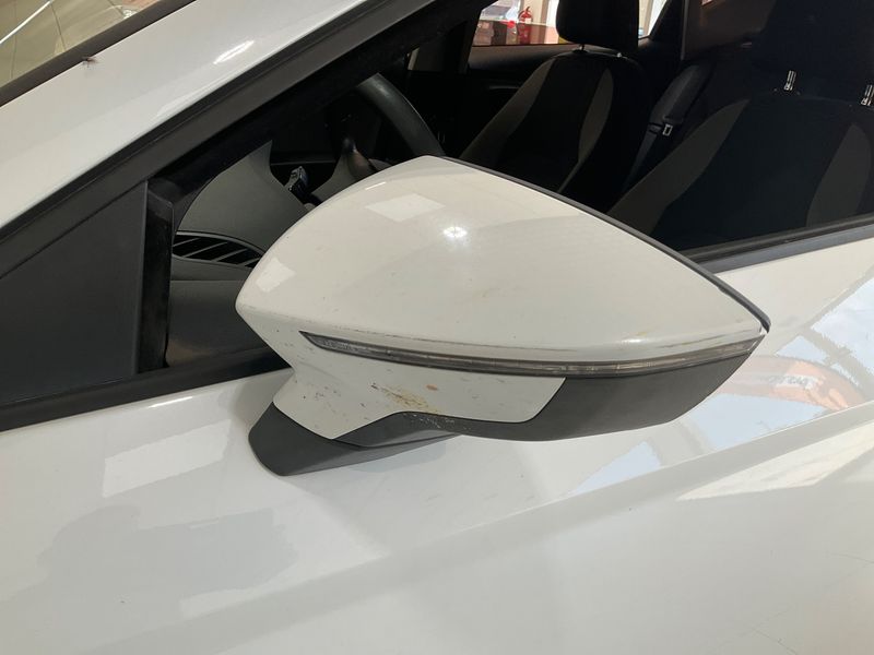 Seat Leon 1.6 TDI Reference Plus 2014 – снимка 25