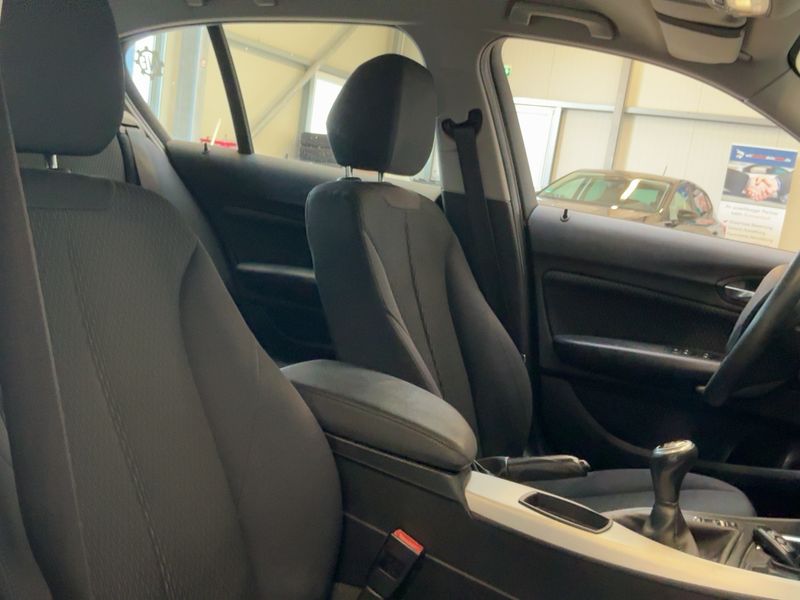 BMW 1er 118i 2011 – снимка 16