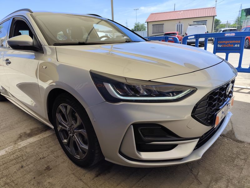 Ford Focus 1.0 EcoBoost Mild-Hybrid ST-Line 2024 – снимка 6