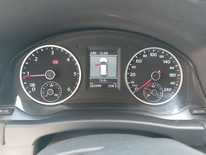 Volkswagen Tiguan 2.0 TDI Sportline Business BlueMotion Tech 2013 – снимка 23