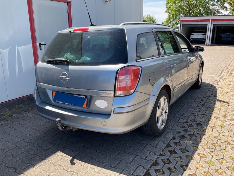 Opel Astra 1.9 CDTI Navi 2007 – снимка 2