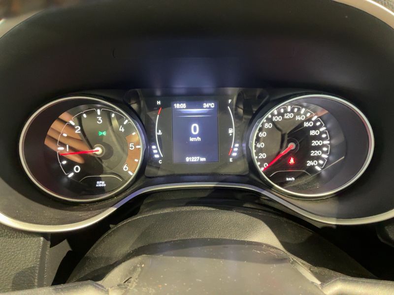 Jeep Compass 2.0 M-Jet Longitude 4WD 2019 – снимка 19