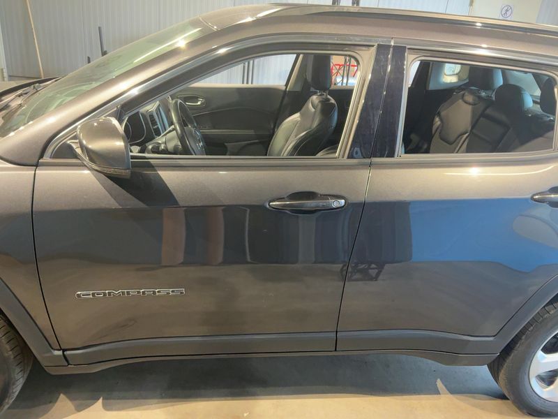 Jeep Compass 2.0 M-Jet Longitude 4WD 2019 – снимка 4