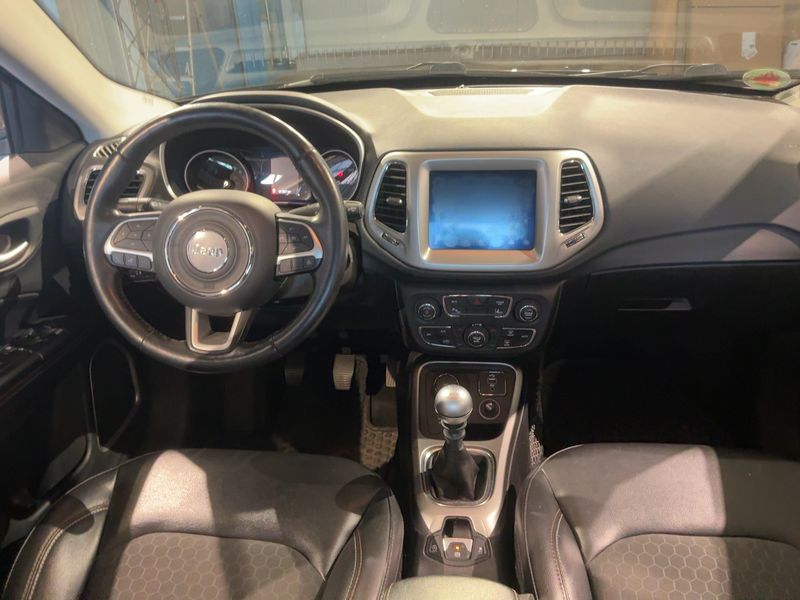 Jeep Compass 2.0 M-Jet Longitude 4WD 2019 – снимка 18