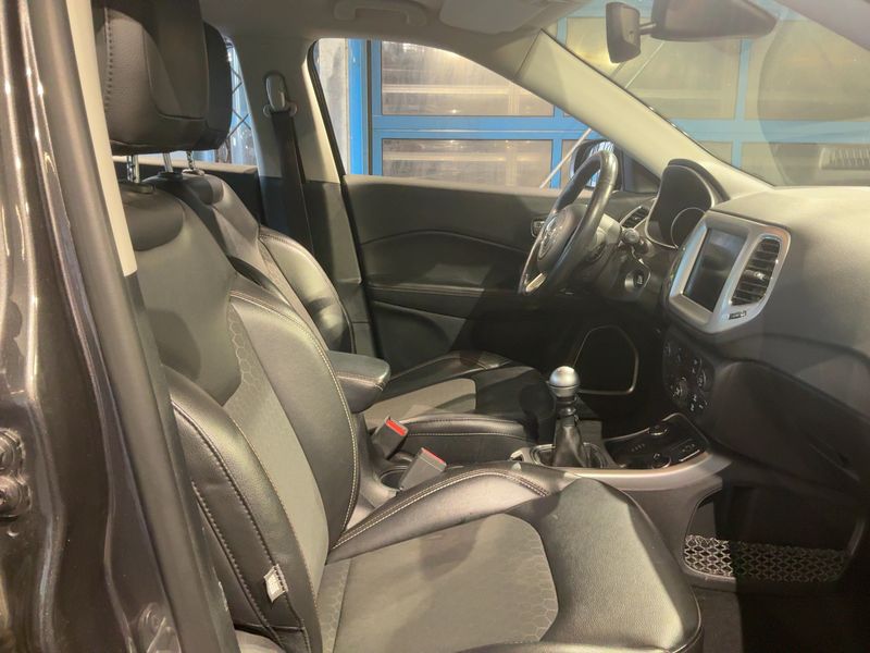 Jeep Compass 2.0 M-Jet Longitude 4WD 2019 – снимка 17