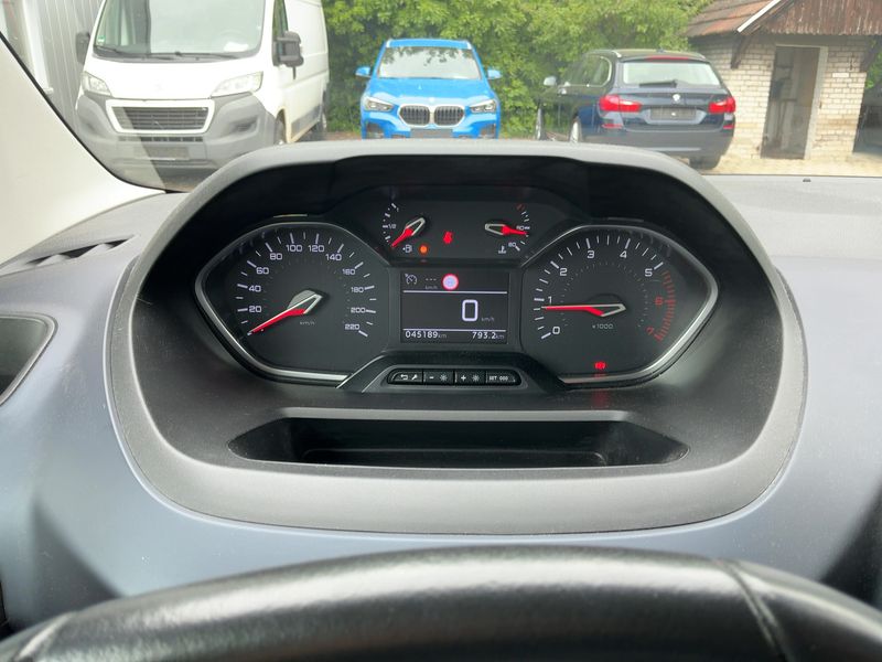 Peugeot Rifter 1.5 Blue-HDi Allure Pack L1 2021 – снимка 18