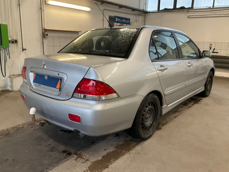 Mitsubishi Lancer 1.6 Invite 2005 – снимка 2