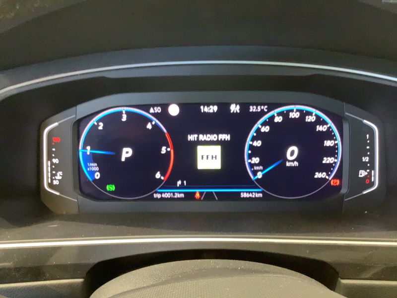 Volkswagen Tiguan 2.0 TDI R-Line 4Motion 2022 – снимка 18