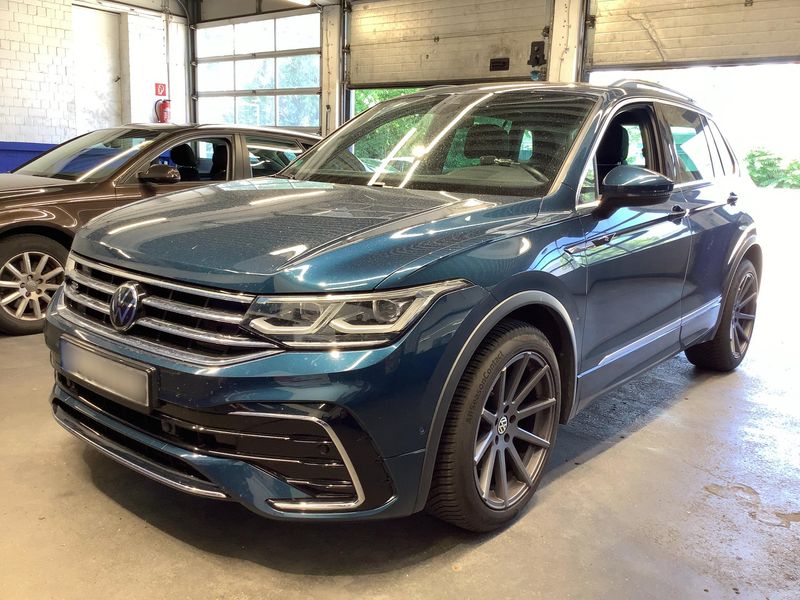 Volkswagen Tiguan 2.0 TDI R-Line 4Motion 2022 – снимка 1