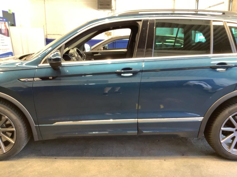 Volkswagen Tiguan 2.0 TDI R-Line 4Motion 2022 – снимка 4