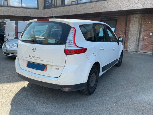 Renault Grand Scenic 1.5 dCi Authentique 2011 – снимка 2