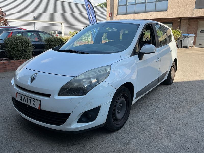 Renault Grand Scenic 1.5 dCi Authentique 2011 – снимка 1