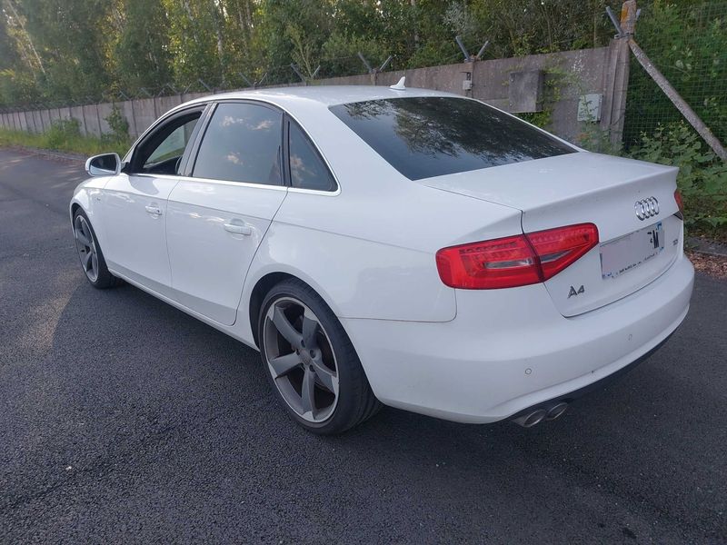 Audi A4 2.0 TDI S line 2012 – снимка 3