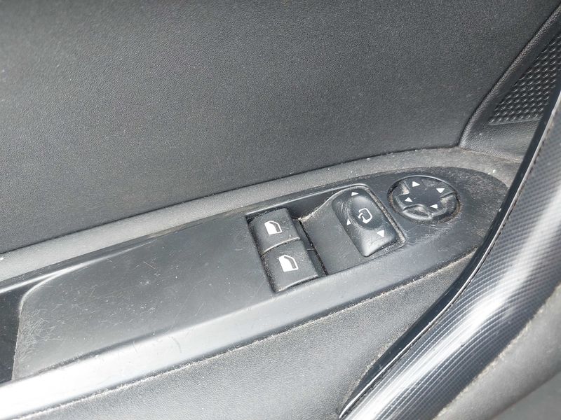 Citroen DS4 1.6 e-HDi SoChic 2013 – снимка 21