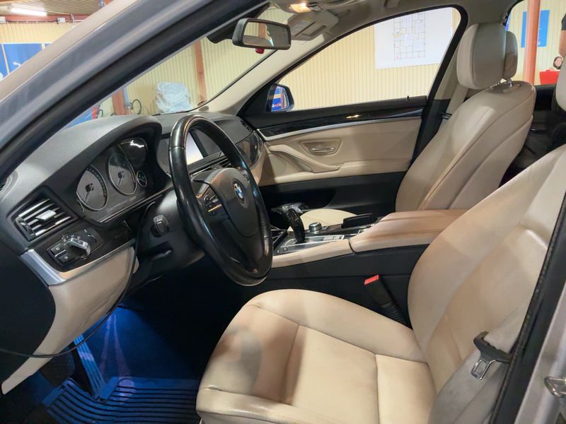 BMW 5er 525d 2010 – снимка 11