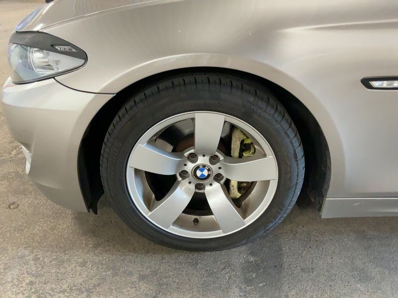 BMW 5er 525d 2010 – снимка 15
