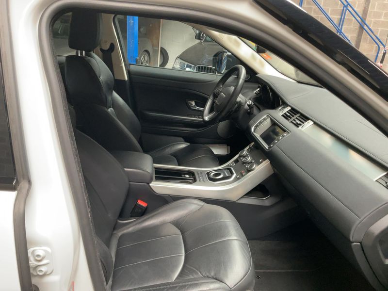 Land Rover Evoque 2.0 Td4 SE 2016 – снимка 16