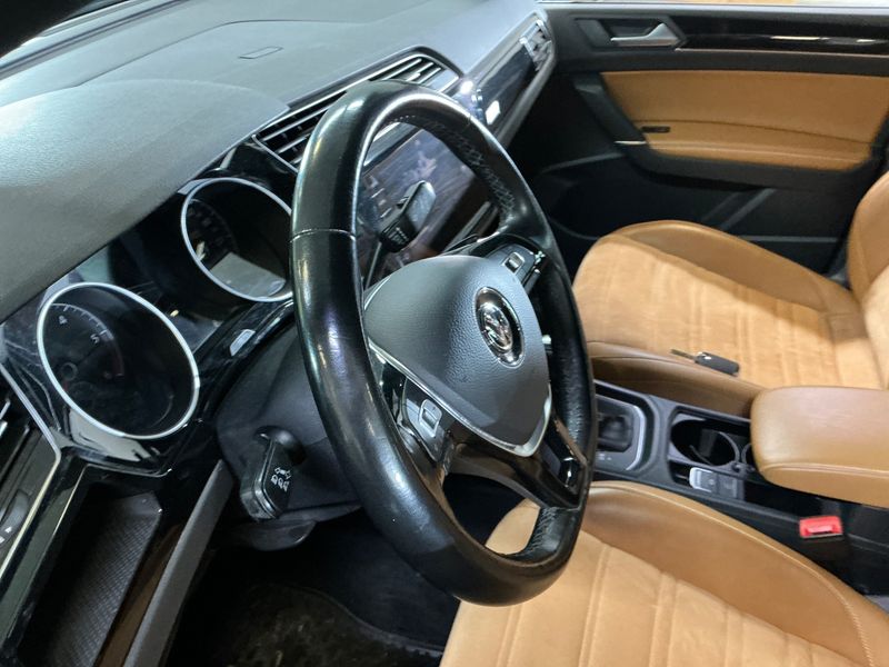 Volkswagen Touran 1.6 TDI Comfortline BlueMotion Tech 2017 – снимка 25