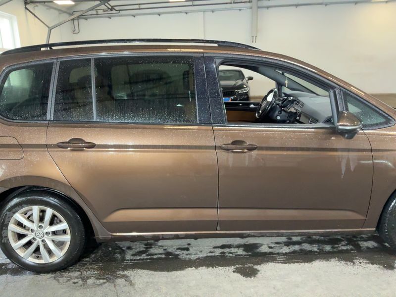 Volkswagen Touran 1.6 TDI Comfortline BlueMotion Tech 2017 – снимка 10