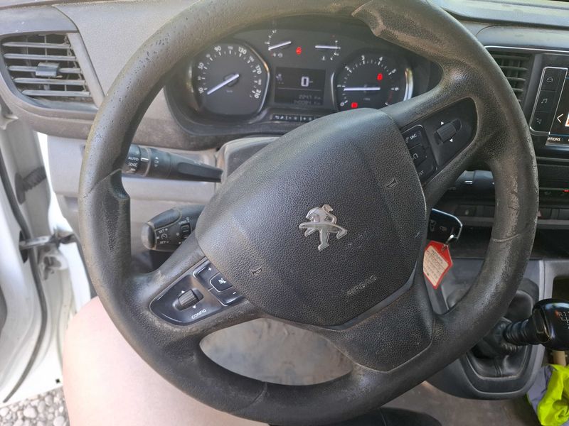 Peugeot Expert 1.5 Blue-HDi Premium L2 2019 – снимка 33