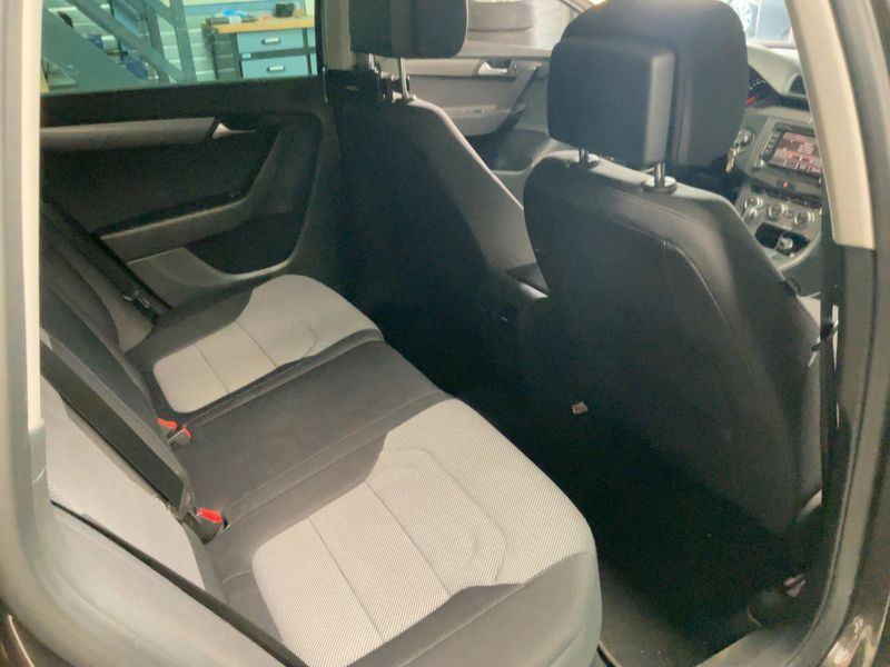 Volkswagen Passat 2.0 TDI Comfortline BlueMotion Tech 2012 – снимка 14