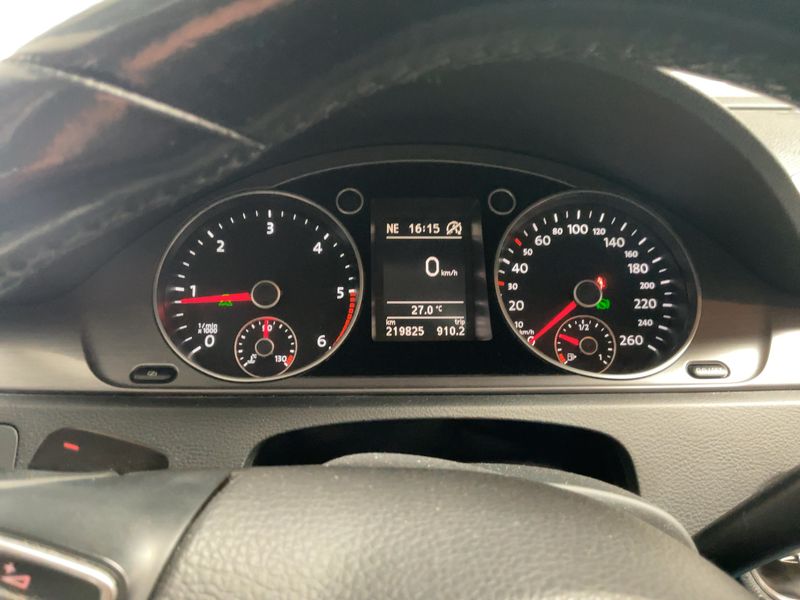 Volkswagen Passat 2.0 TDI Comfortline BlueMotion Tech 2012 – снимка 13