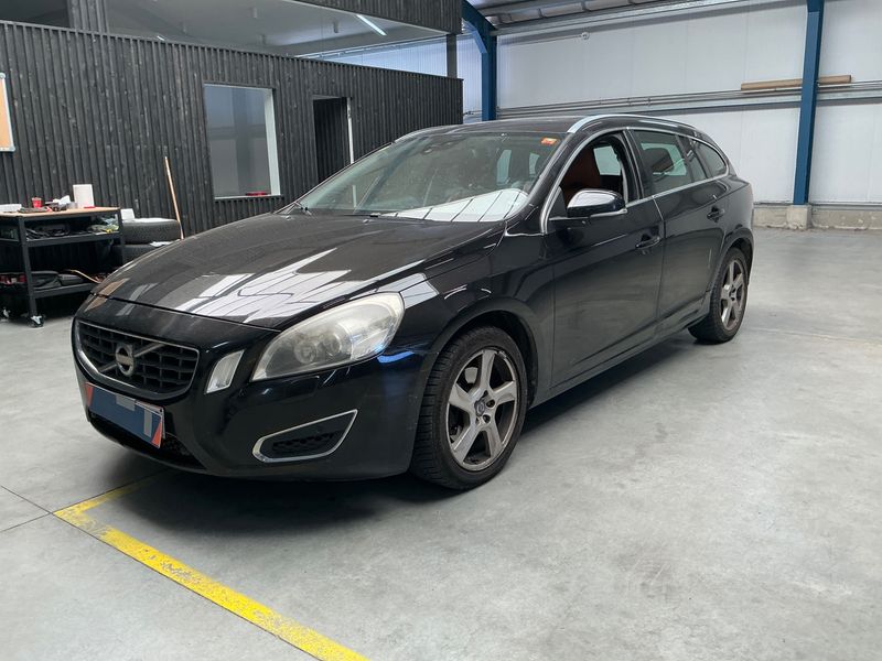 Volvo V60 2.0 D4 Summum 2011 – снимка 1