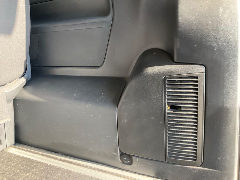 Volkswagen T6 Multivan 2.0 TDI Trendline 4Motion 2019 – снимка 28