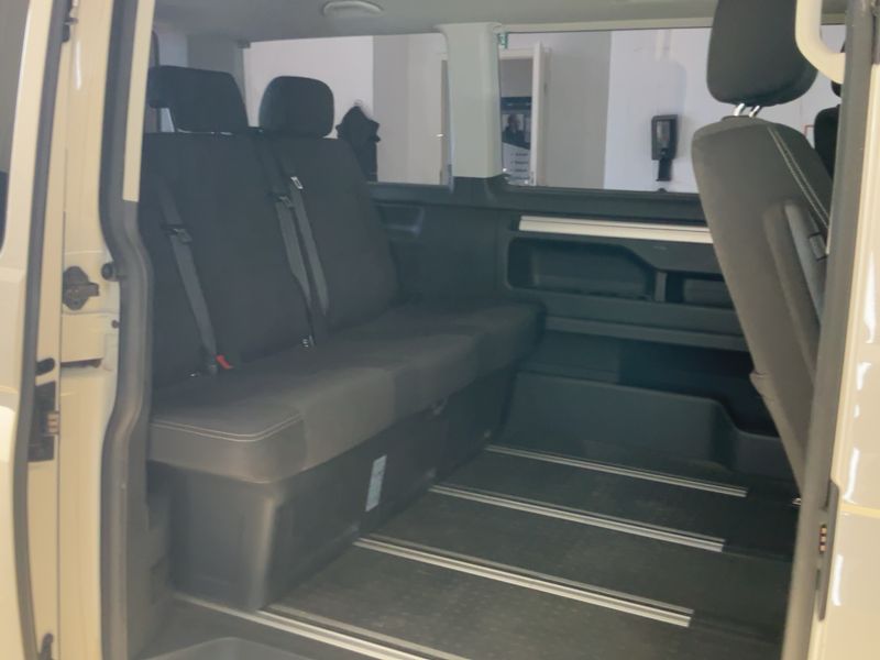 Volkswagen T6 Multivan 2.0 TDI Trendline 4Motion 2019 – снимка 19