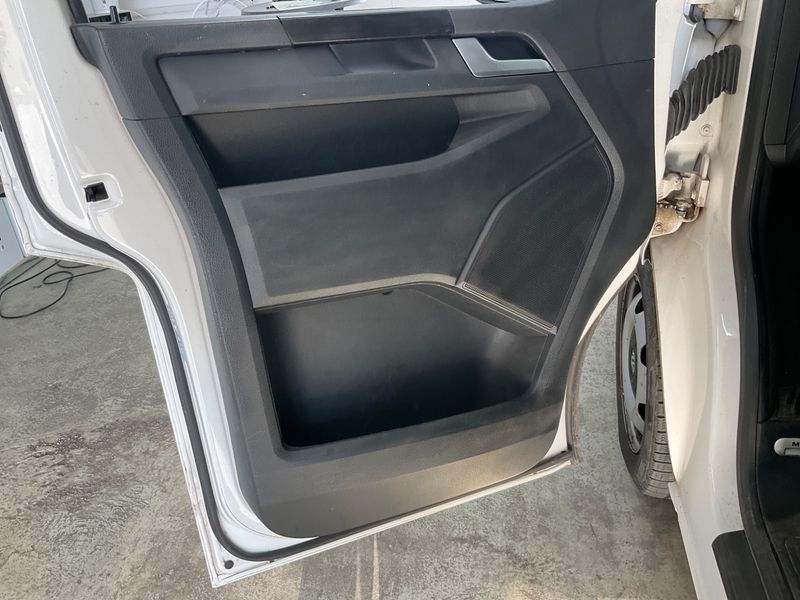 Volkswagen T6 Multivan 2.0 TDI Trendline 4Motion 2019 – снимка 27