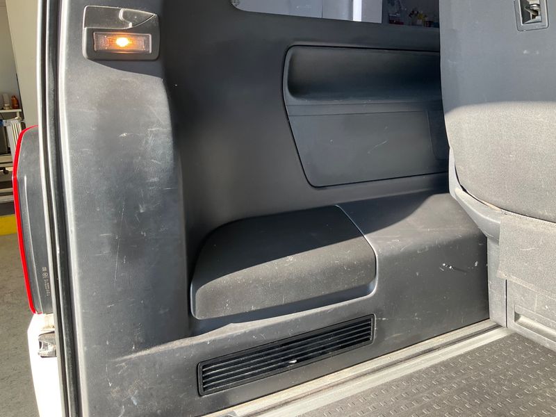 Volkswagen T6 Multivan 2.0 TDI Trendline 4Motion 2019 – снимка 29