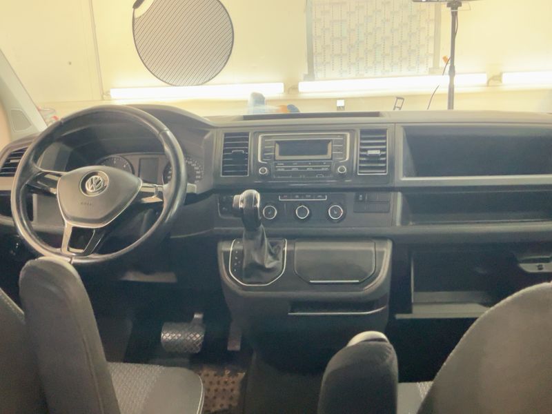 Volkswagen T6 Multivan 2.0 TDI Trendline 4Motion 2019 – снимка 17