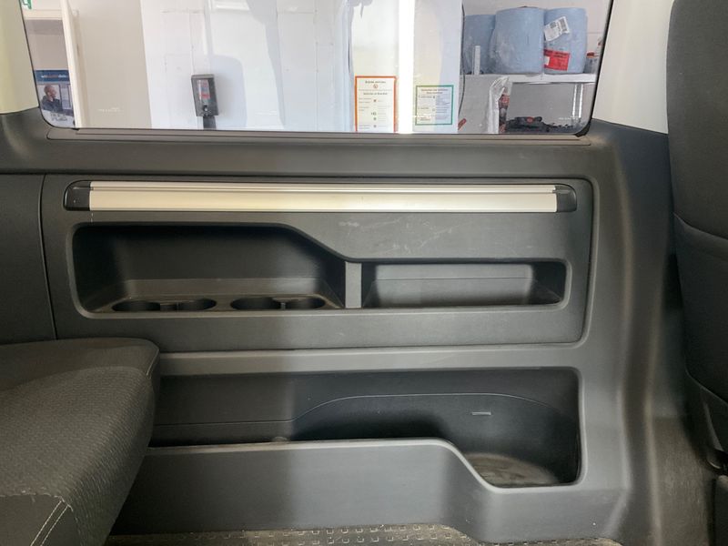 Volkswagen T6 Multivan 2.0 TDI Trendline 4Motion 2019 – снимка 26