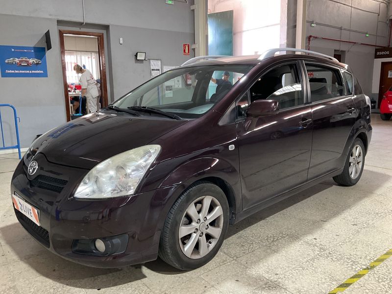Toyota Corolla Verso 2.2 D-4D Austria 2008 – снимка 1