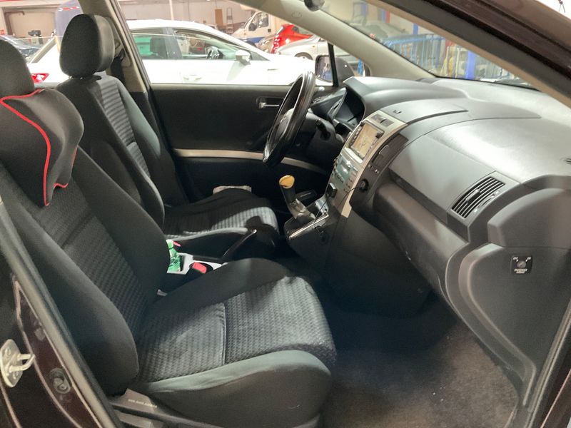 Toyota Corolla Verso 2.2 D-4D Austria 2008 – снимка 3