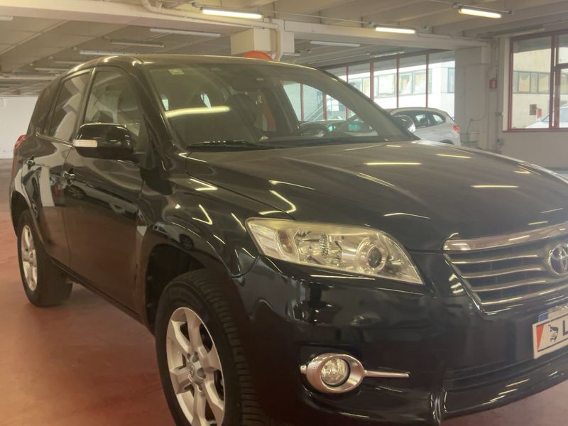 Toyota RAV 4 2.2 D-4D Crossover Exclusive 2011 – снимка 12