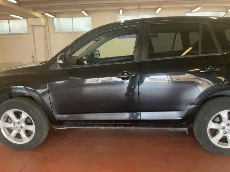 Toyota RAV 4 2.2 D-4D Crossover Exclusive 2011 – снимка 4