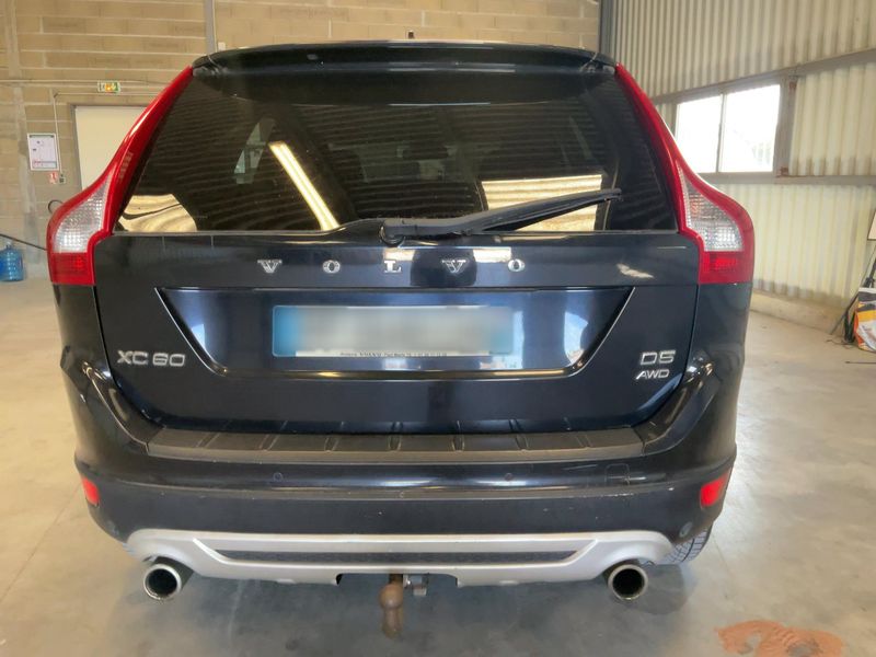 Volvo XC60 2.4 D5 R-Design AWD 2011 – снимка 7
