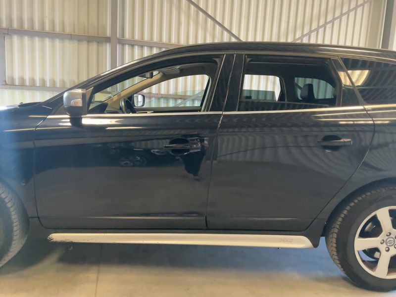 Volvo XC60 2.4 D5 R-Design AWD 2011 – снимка 4