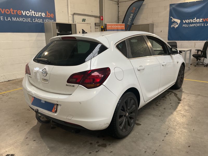 Opel Astra 1.7 CDTI Innovation 2011 – снимка 2
