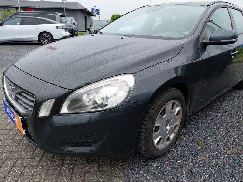 Volvo V60 2.0 D3 Edition 2013 – снимка 2