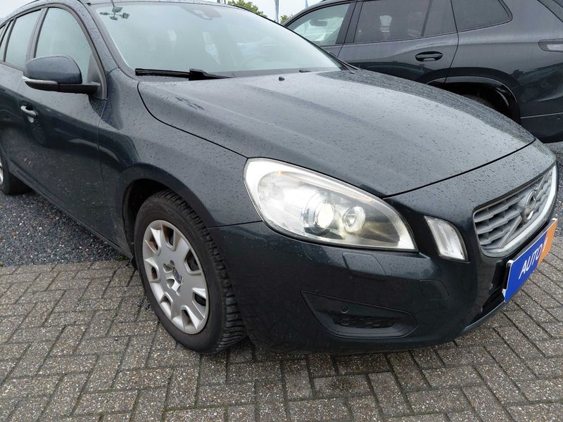 Volvo V60 2.0 D3 Edition 2013 – снимка 6